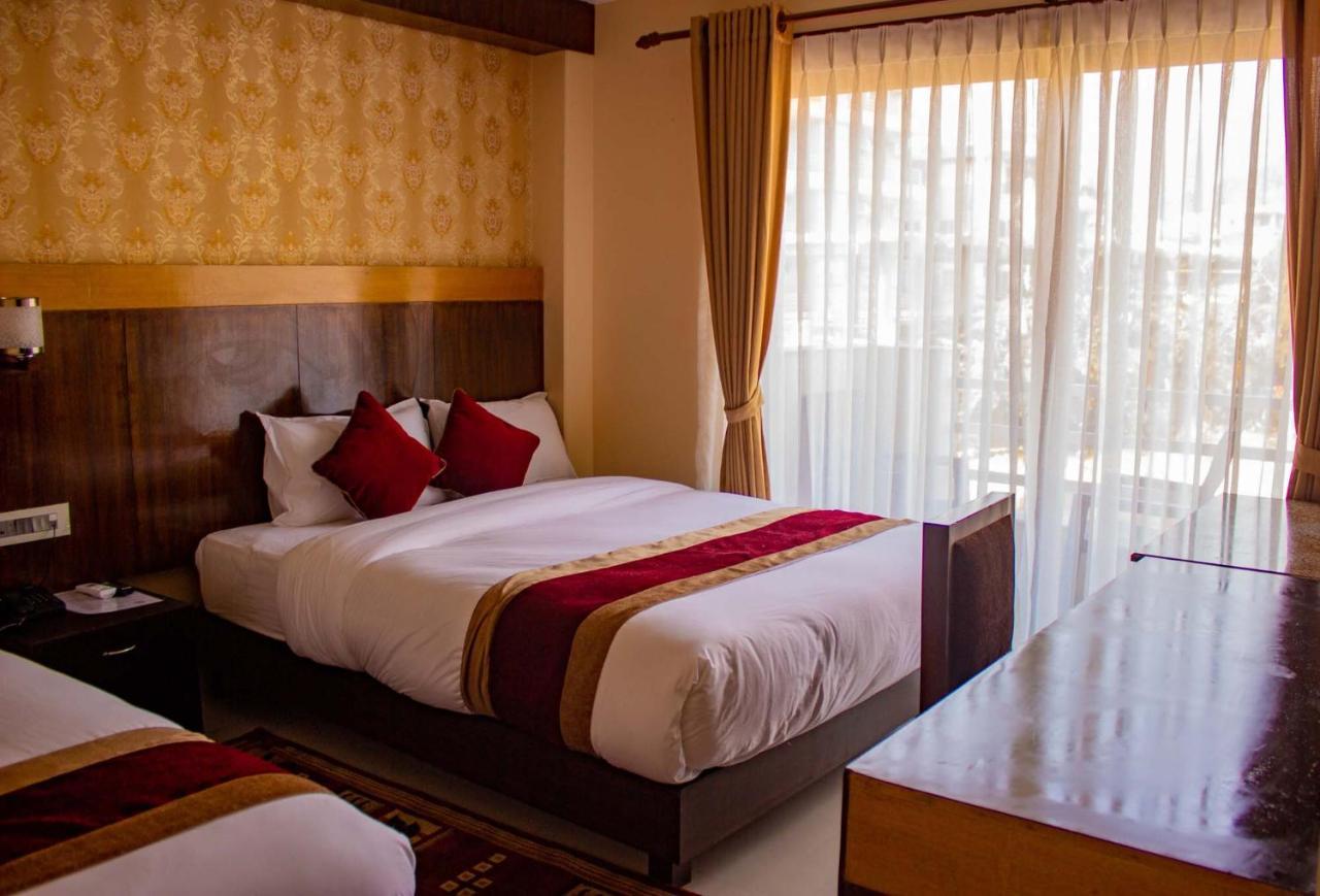 Hotel Silverline Pokhara Exterior photo