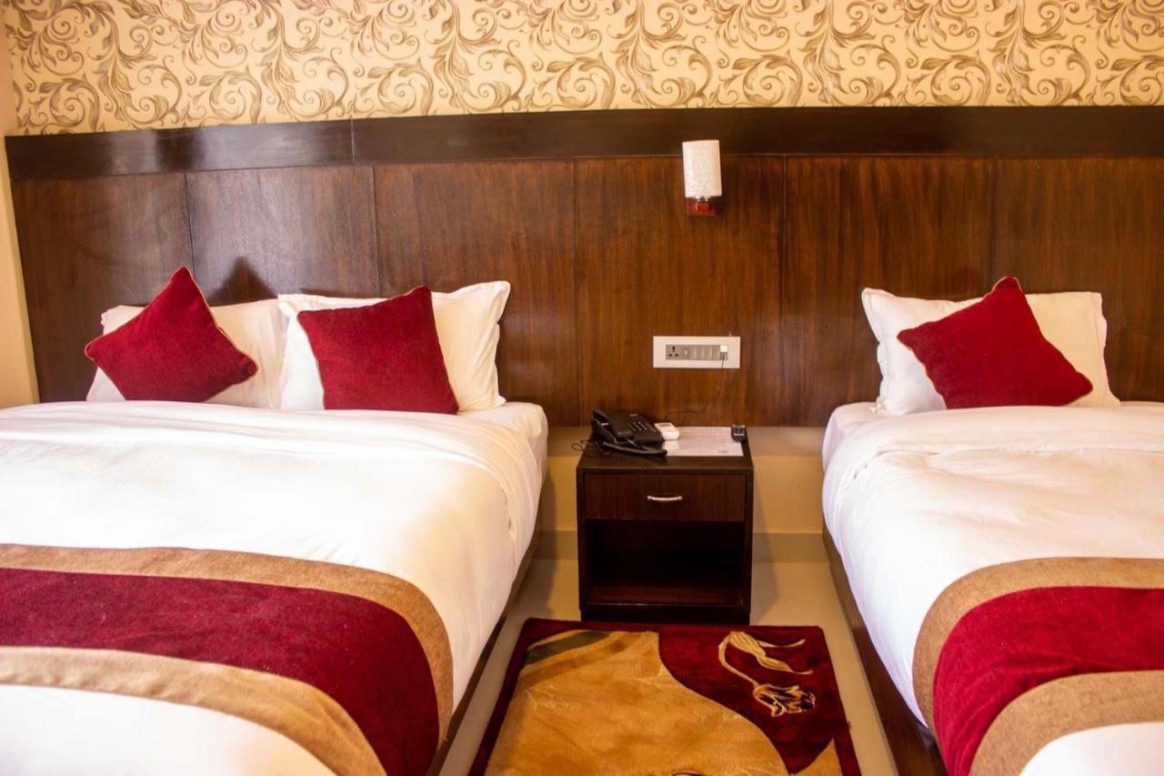 Hotel Silverline Pokhara Exterior photo