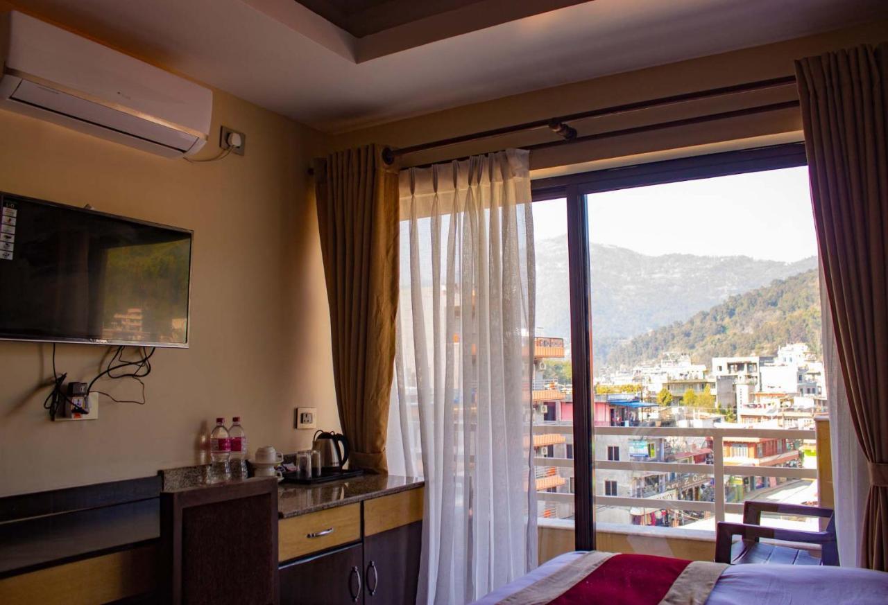 Hotel Silverline Pokhara Exterior photo