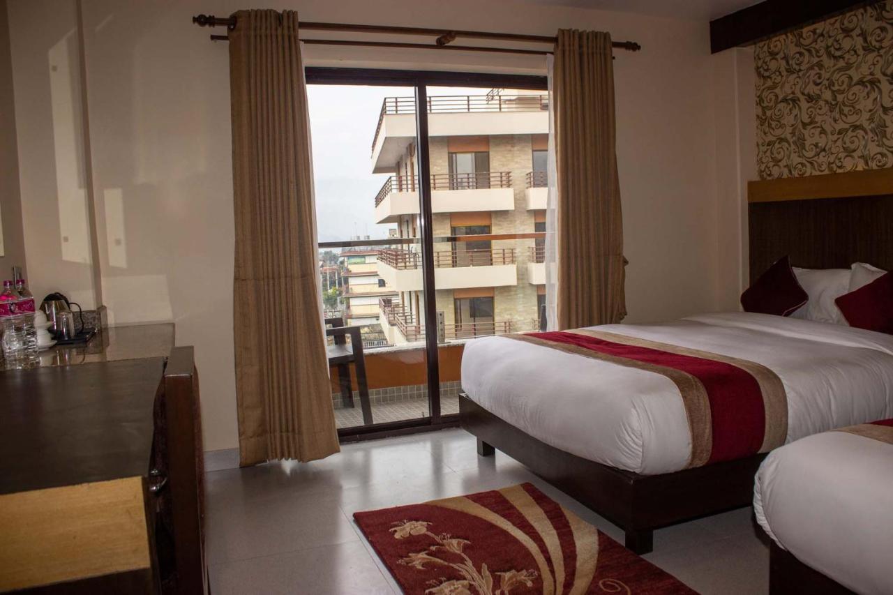 Hotel Silverline Pokhara Exterior photo