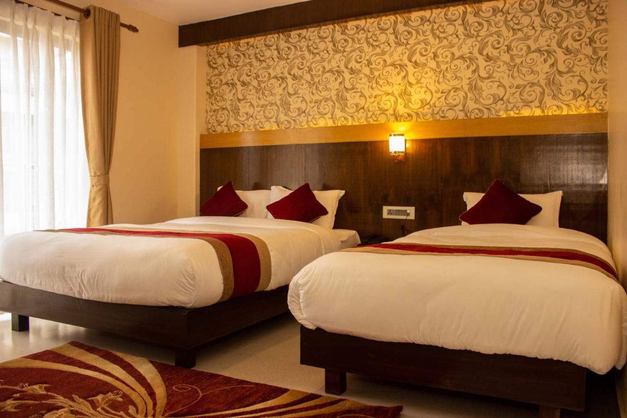 Hotel Silverline Pokhara Exterior photo