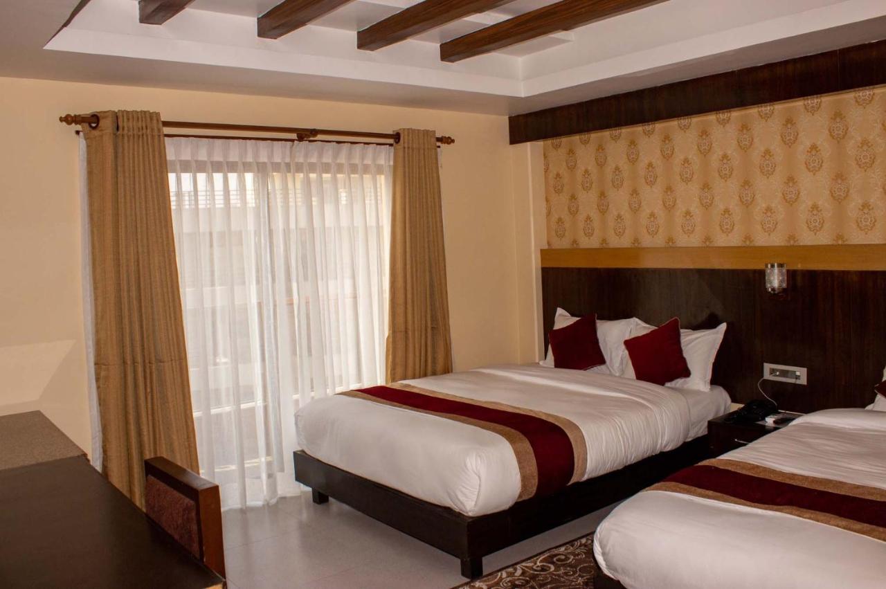 Hotel Silverline Pokhara Exterior photo