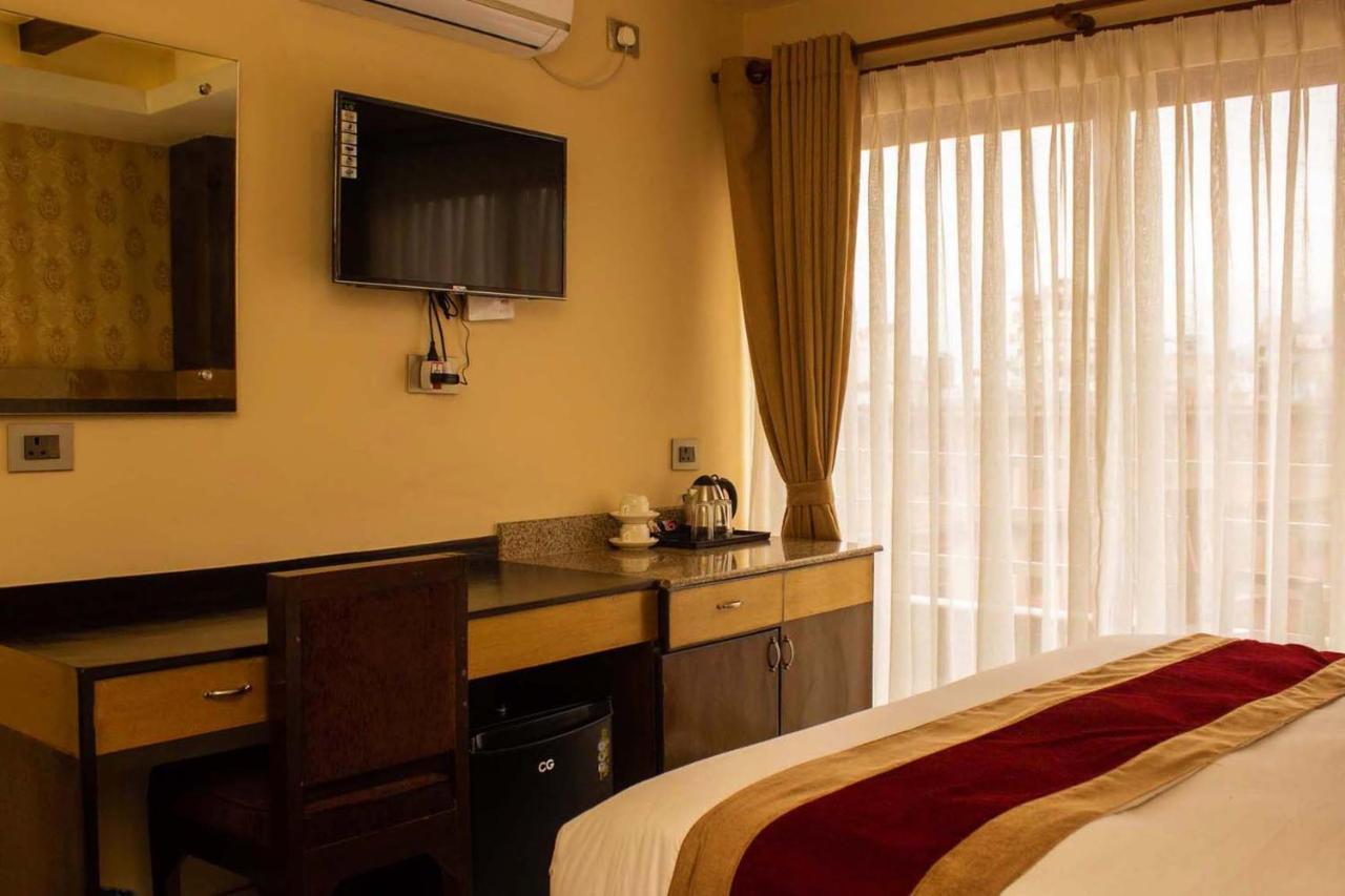 Hotel Silverline Pokhara Exterior photo