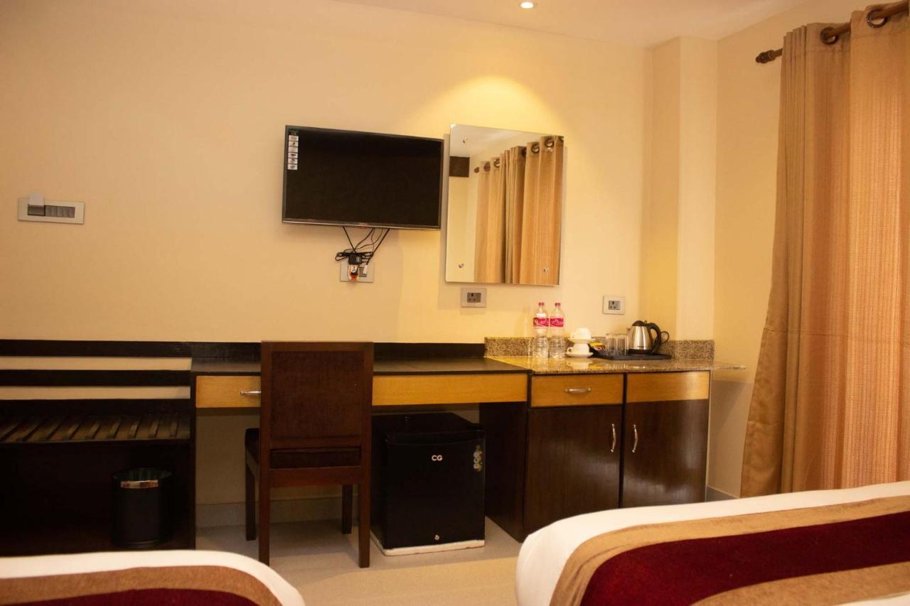 Hotel Silverline Pokhara Exterior photo