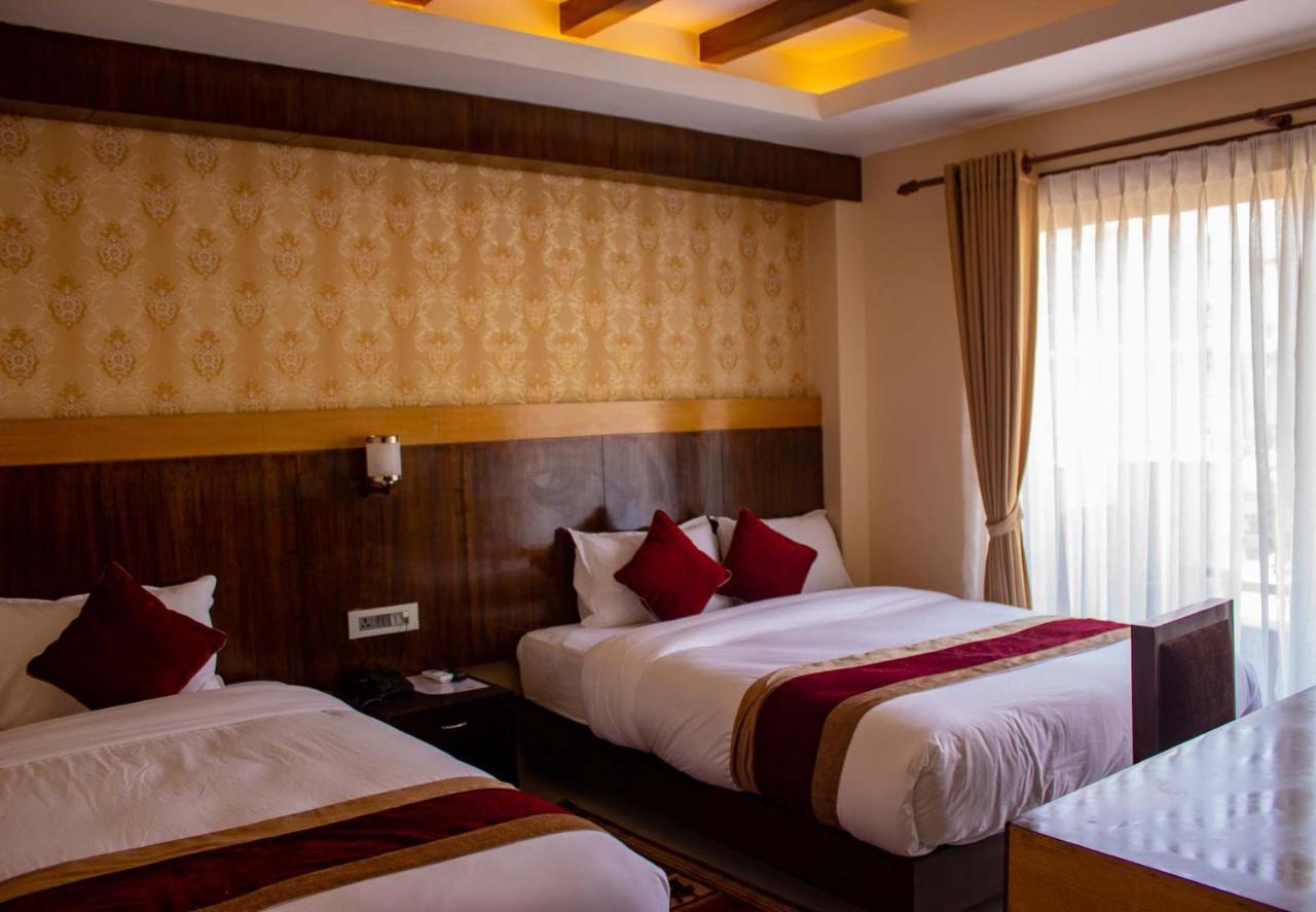 Hotel Silverline Pokhara Exterior photo