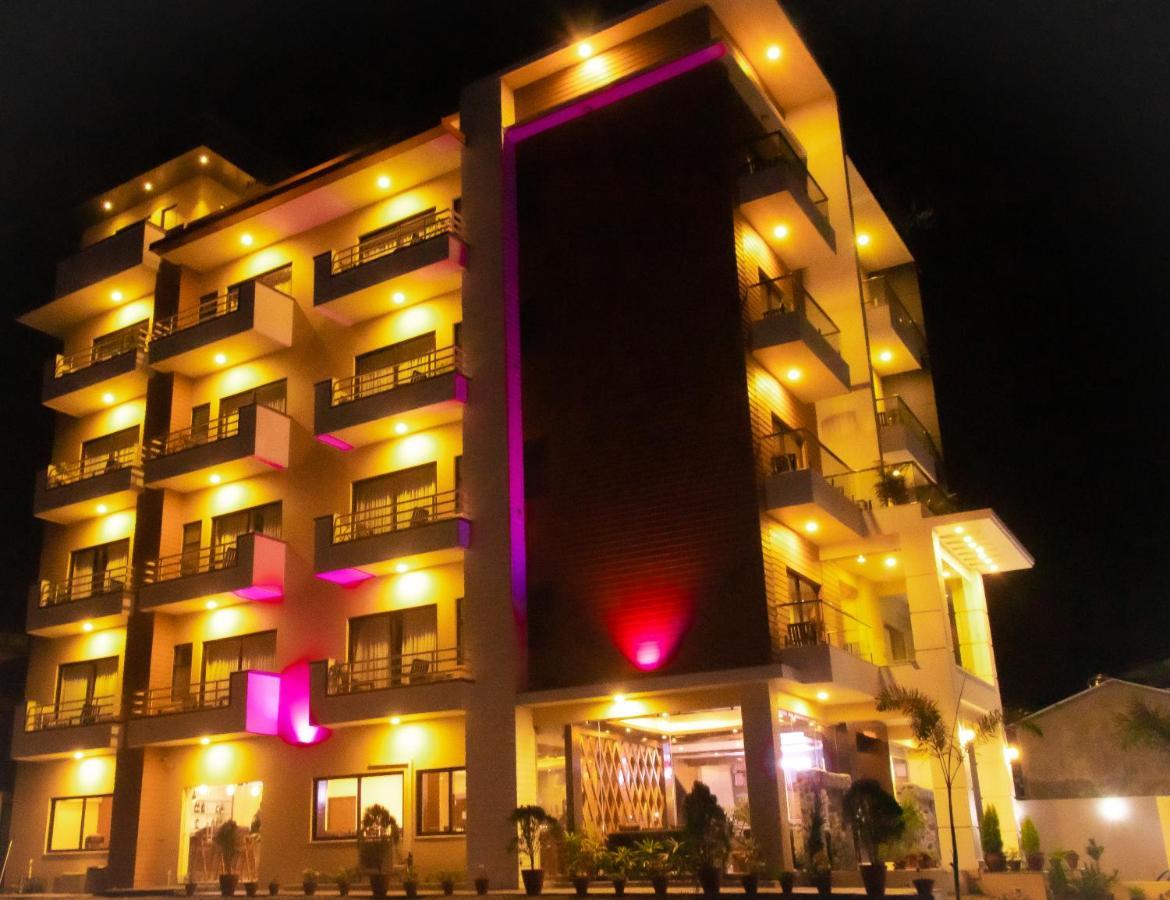 Hotel Silverline Pokhara Exterior photo